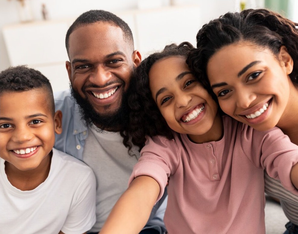 Famille canadienne heureuse